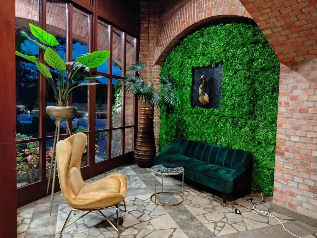 Hotel Sphinx Zabia Wola エクステリア 写真