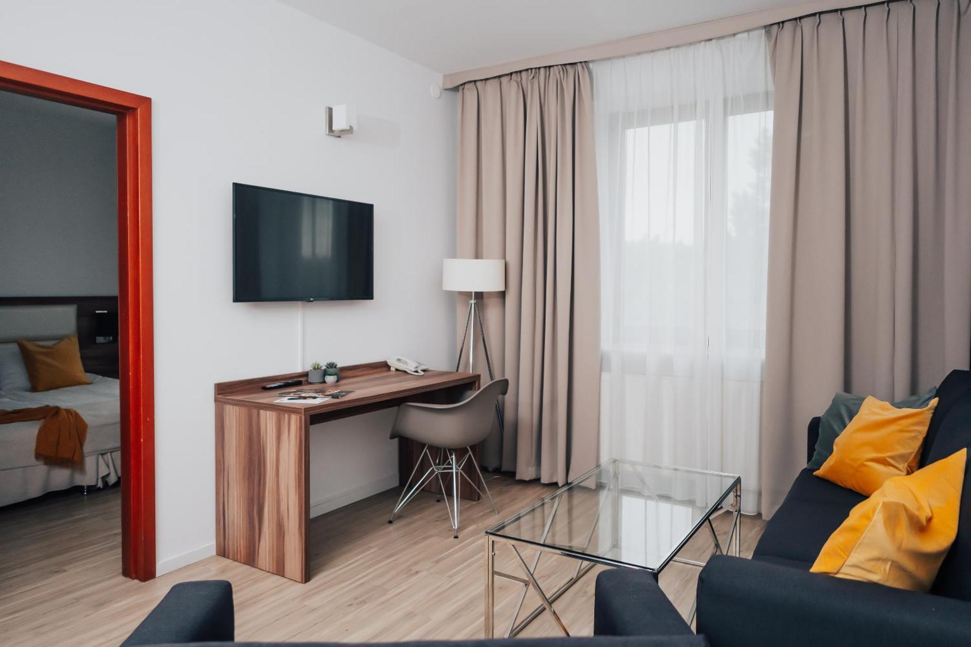 Hotel Sphinx Zabia Wola エクステリア 写真